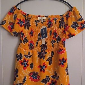 Ladies Monteau medium summer top floral NWT